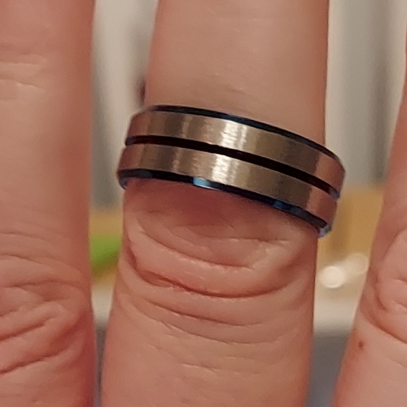 His & Her Rings - Picture 2 of 5